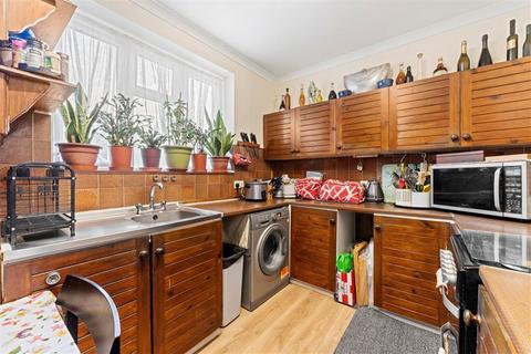 3 bedroom terraced house for sale, Dursley Road, London SE3