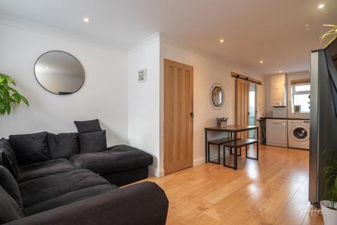 2 bedroom terraced house for sale, Upper Yarborough Road, East Cowes