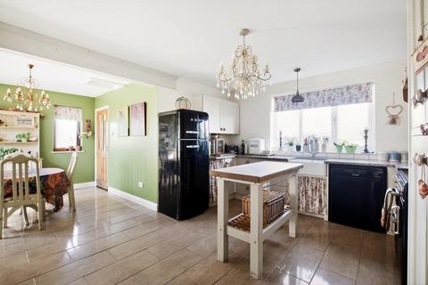 4 bedroom detached bungalow for sale, Long Gate, Louth, LN11