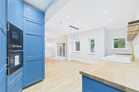5 bedroom semi-detached house to rent, Crimicar Lane, Sheffield