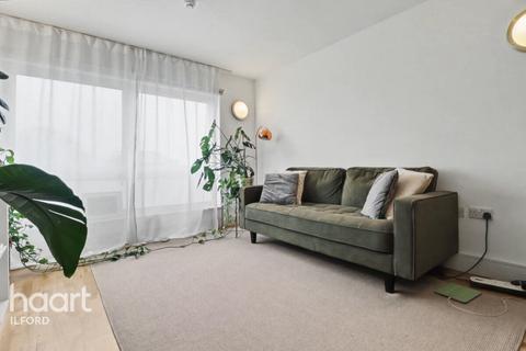 2 bedroom flat to rent, High Road, Ilford