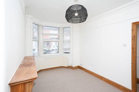 3 bedroom terraced house to rent, Bruce Grove, WD24, Watford, WD24