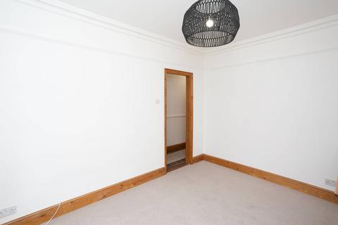 3 bedroom terraced house to rent, Bruce Grove, WD24, Watford, WD24
