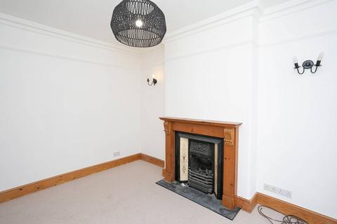 3 bedroom terraced house to rent, Bruce Grove, WD24, Watford, WD24