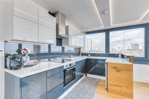 3 bedroom apartment to rent, Wye Street, London, SW11
