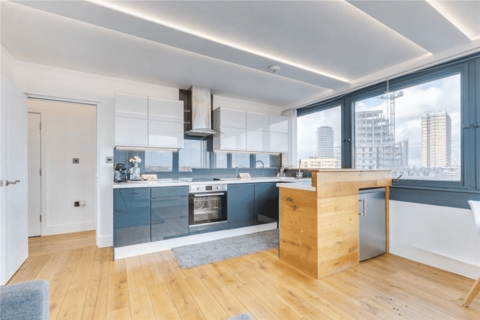 3 bedroom apartment to rent, Wye Street, London, SW11