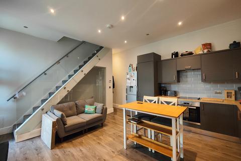 3 bedroom end of terrace house to rent, High Street, Ossett, West Yorkshire, UK, WF5