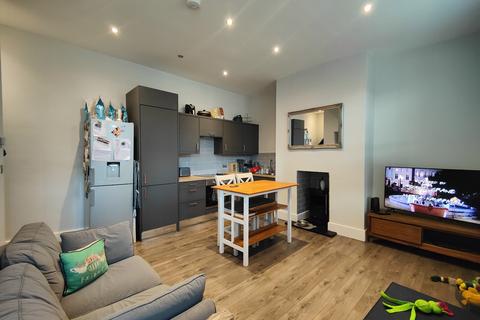 3 bedroom end of terrace house to rent, High Street, Ossett, West Yorkshire, UK, WF5