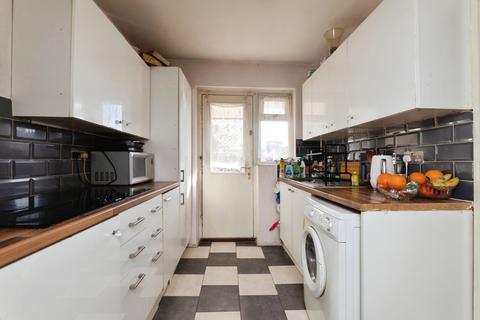 1 bedroom flat for sale, Endeavour Way, Barking, IG11