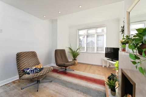 3 bedroom end of terrace house for sale, Pelham Avenue, Barking, IG11