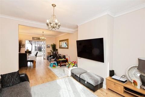 4 bedroom end of terrace house for sale, Selwyn Avenue, Newbury Park, Ilford, Essex, IG3