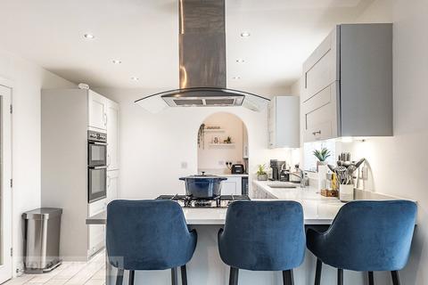 4 bedroom detached house for sale, Forest Court, Birchencliffe, Huddersfield, HD2