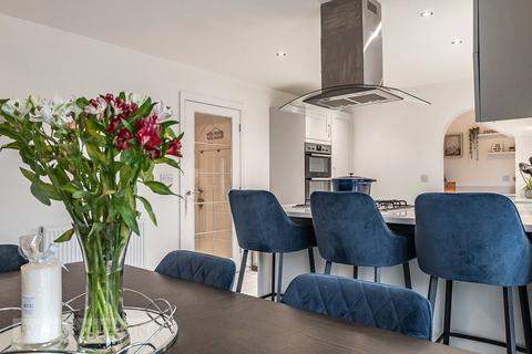 4 bedroom detached house for sale, Forest Court, Birchencliffe, Huddersfield, HD2