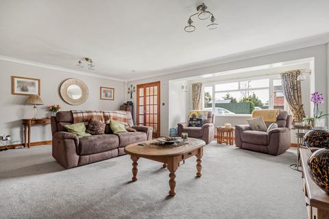 4 bedroom detached house for sale, Burns Crescent, Bicester, OX26
