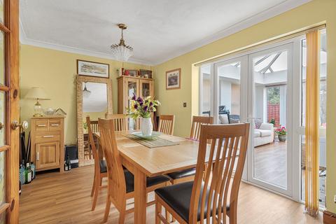 4 bedroom detached house for sale, Burns Crescent, Bicester, OX26