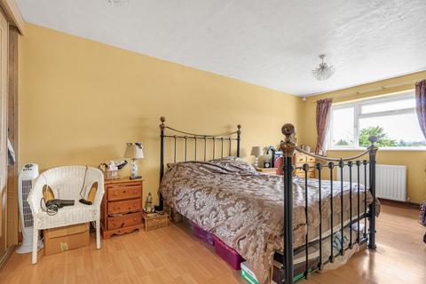 4 bedroom detached house for sale, Burns Crescent, Bicester, OX26