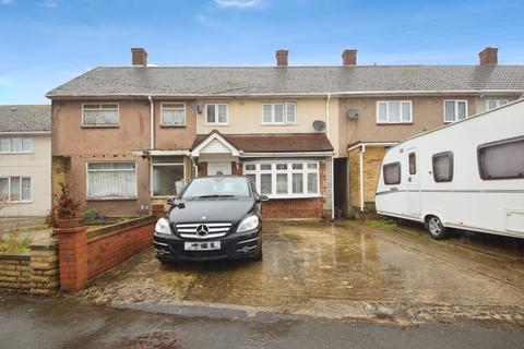 Cricklade Avenue, ROMFORD, Essex, RM3