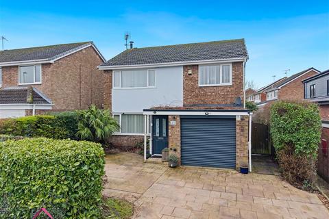 4 bedroom detached house for sale, Deighton Avenue, Sherburn In Elmet, Leeds