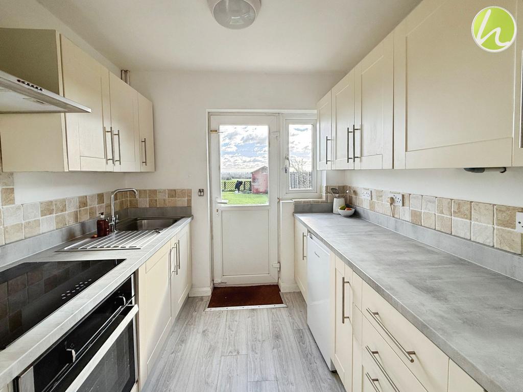 Kitchen/ Dining Room