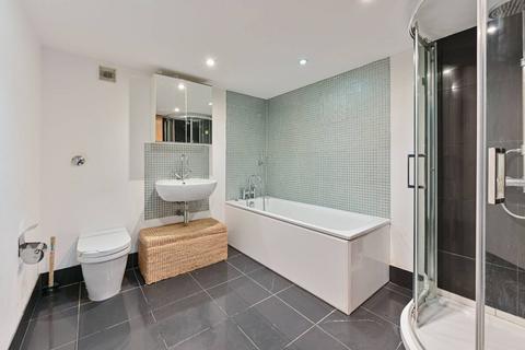3 bedroom flat to rent, Reed Place, Clapham High Street, London, SW4