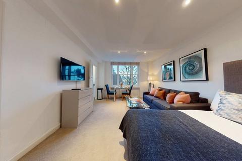 Studio to rent, Hill Street, Mayfair, W1J