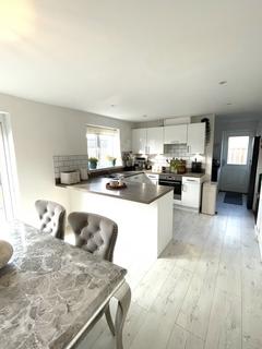4 bedroom detached house for sale, Opal Close, Marine Point