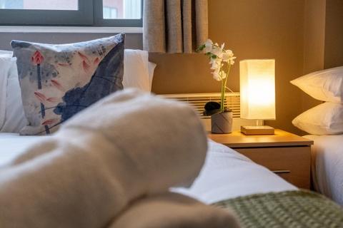 2 bedroom flat to rent, 165 Granville Street