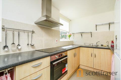 3 bedroom house to rent, Harefields, OX2
