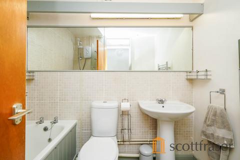 3 bedroom house to rent, Harefields, OX2