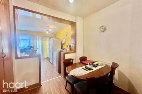 3 bedroom terraced house for sale, Balmoral Road, Enfield