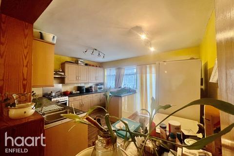 3 bedroom terraced house for sale, Balmoral Road, Enfield