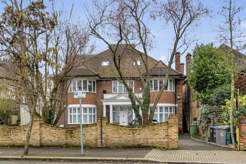 3 bedroom flat to rent, Aylestone Avenue, Brondesbury Park, London NW6