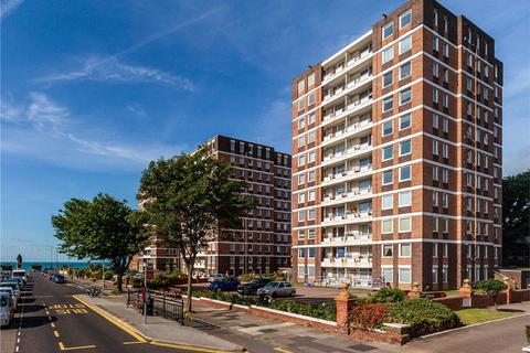 2 bedroom flat for sale, Warnham Court, Grand Avenue, Hove.