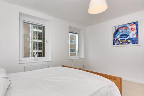 2 bedroom flat for sale, Warnham Court, Grand Avenue, Hove.