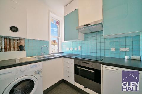 1 bedroom flat to rent, 18-20 Friern Barnet Road, London N11