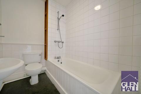 1 bedroom flat to rent, 18-20 Friern Barnet Road, London N11
