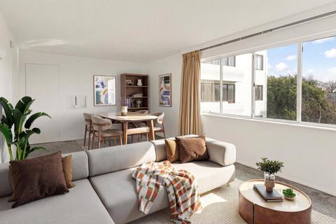 2 bedroom apartment for sale, North Hill, Highgate, N6
