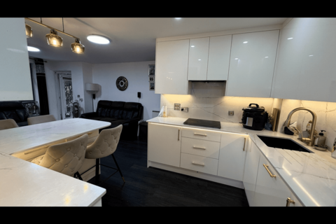 undefined, Alexandra Road, Hounslow, TW3