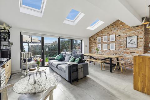 undefined, Oakway, Raynes Park SW20