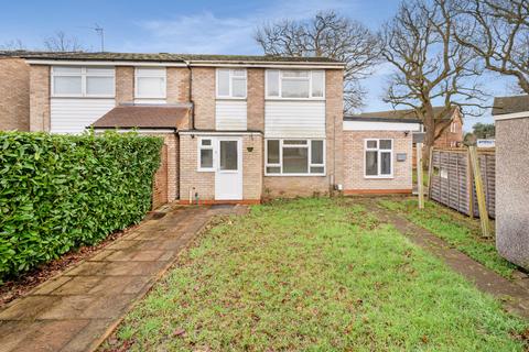 2 bedroom apartment to rent, Holroyd Road, Esher KT10