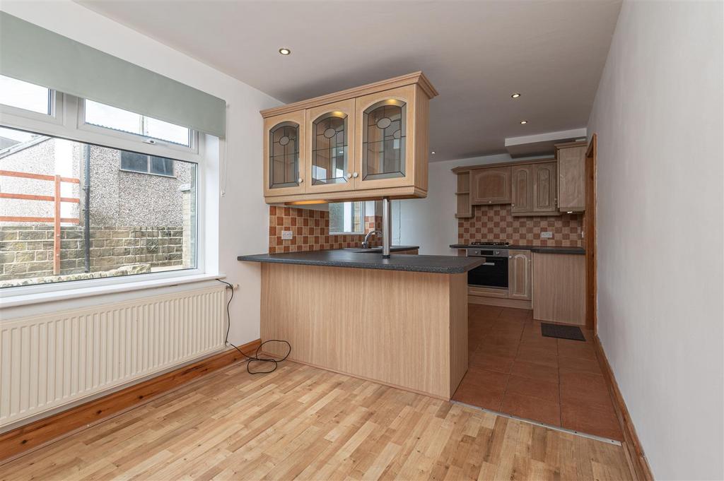 12 - 19 North Royd HX4 0 AH.jpg