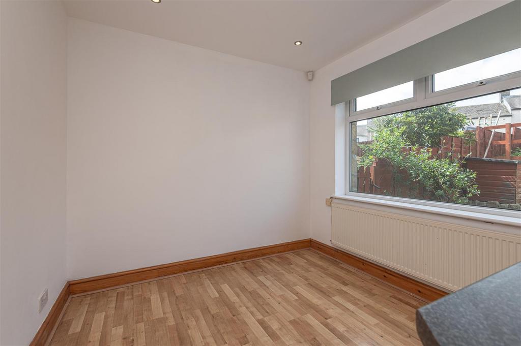 08 - 19 North Royd HX4 0 AH.jpg