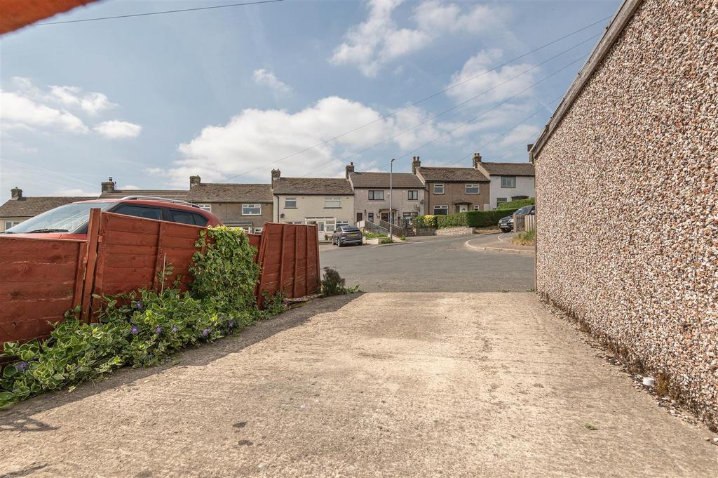 04 - 19 North Royd HX4 0 AH.jpg