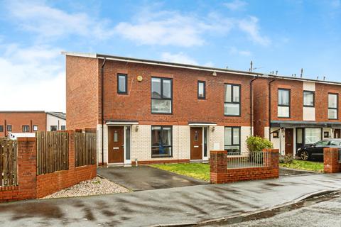 2 bedroom semi-detached house for sale, Commonwealth Avenue, Manchester M11