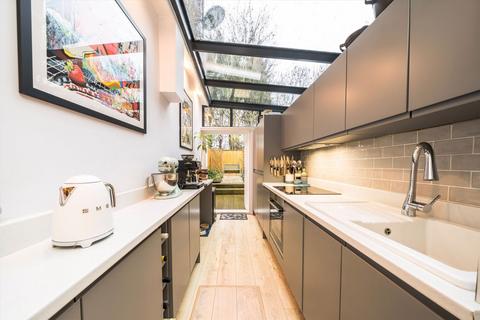 2 bedroom flat for sale, Kilburn Park Road, London NW6