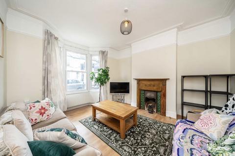 3 bedroom house for sale, Grandison Road, London SW11