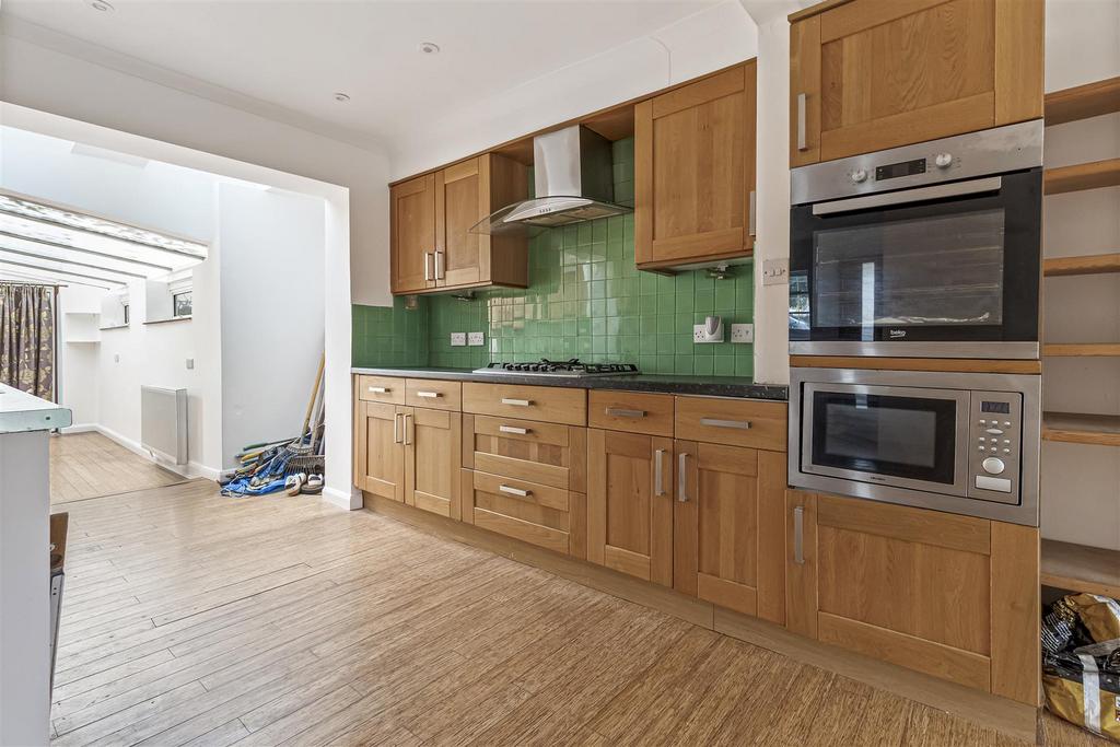 2 Sompting Avenue-011.JPG