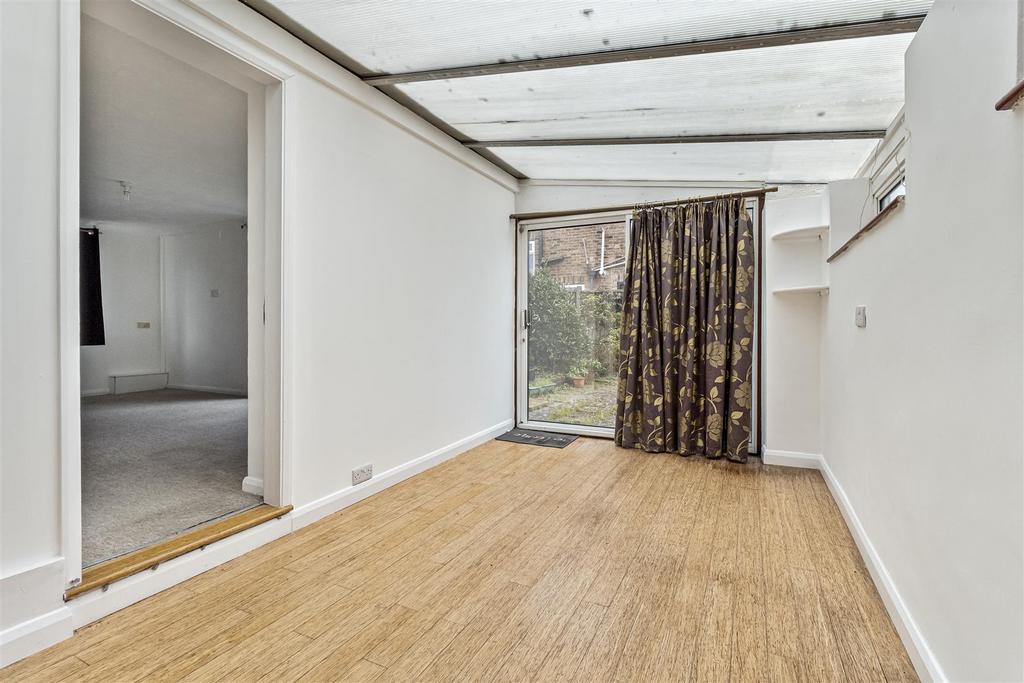 2 Sompting Avenue-013.JPG