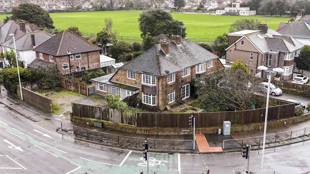 2 Sompting Avenue-003.JPG