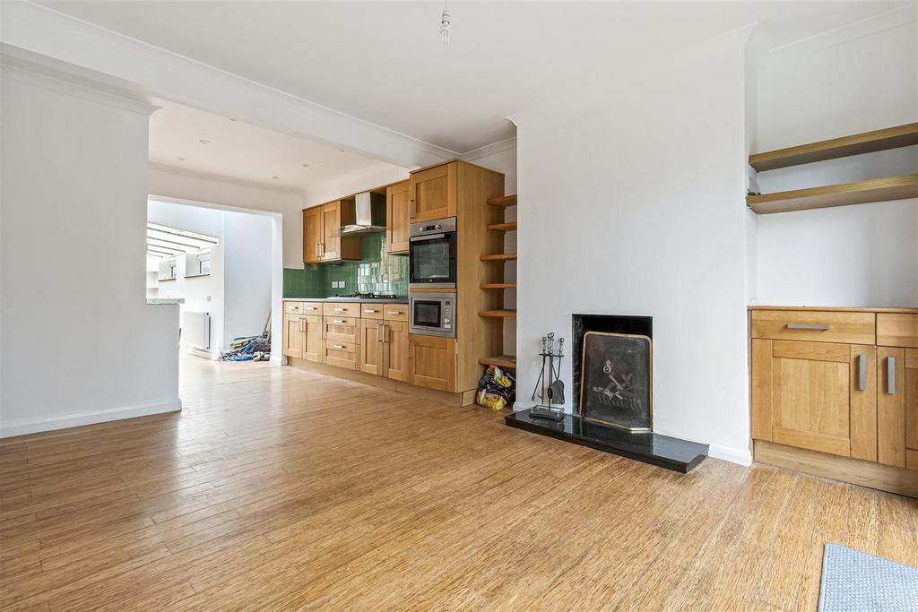 2 Sompting Avenue-009.JPG
